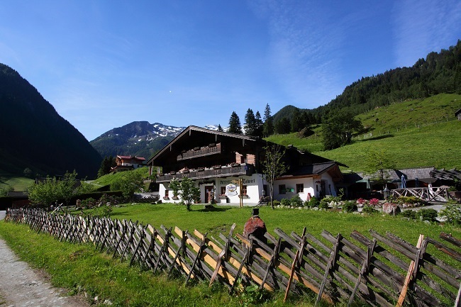 Talwirt im Nationalpark Hohe Tauern, das Ausflugsziel im Tal der Almen