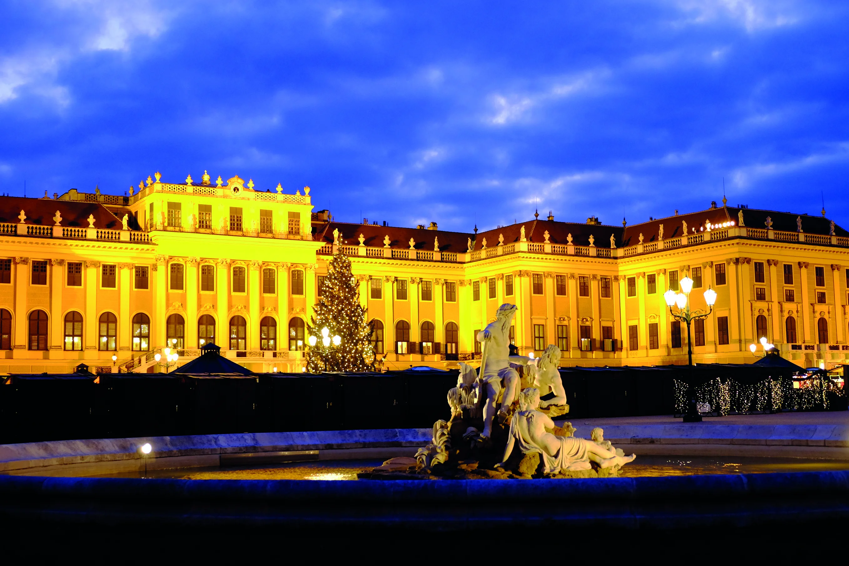 Adventzauber am Schloss Schönbrunn & Maria Theresia – Das Musical (fakultativ)