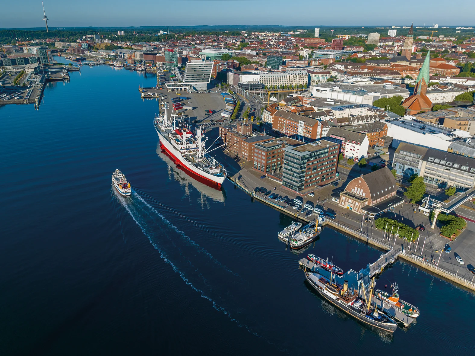 Nord Ostsee Kanal - Wir verbinden Meere!